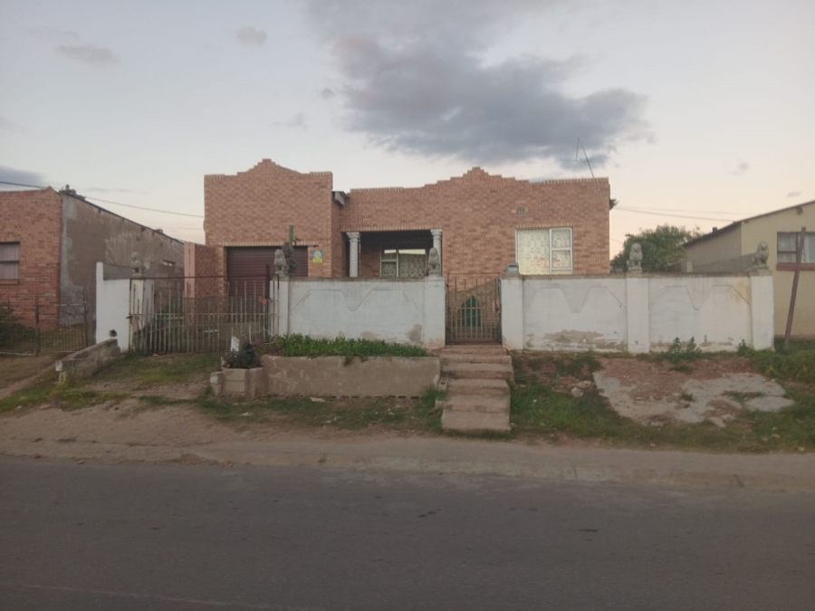 4 Bedroom Property for Sale in Kwa Nobuhle Eastern Cape